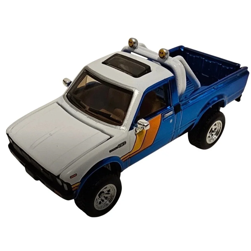Hot Wheels‎ RLC 81 Toyota SR5 4WD Blue White Excellent Spectraflame Truck 1:64